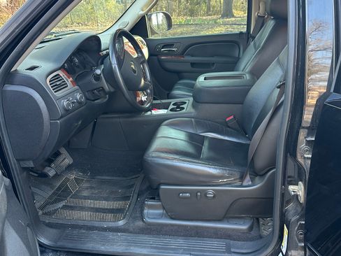 Used 2010 Chevrolet Silverado 1500 LTZ w/ Convenience Package image 10