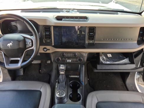 Used 2023 Ford Bronco Wildtrak image 18