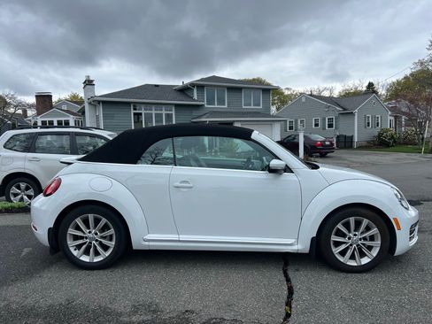 Used 2018 Volkswagen Beetle 2.0T SE FWD image 5