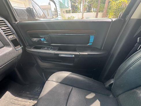 Used 2018 RAM 3500 Laramie AWD/4WD image 15