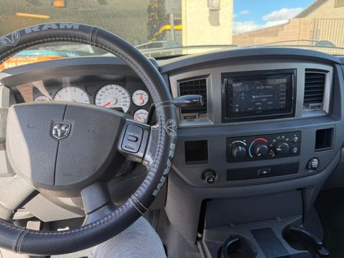 Used 2008 Dodge Ram 1500 Truck SLT w/ Navigation Convenience Group image 10