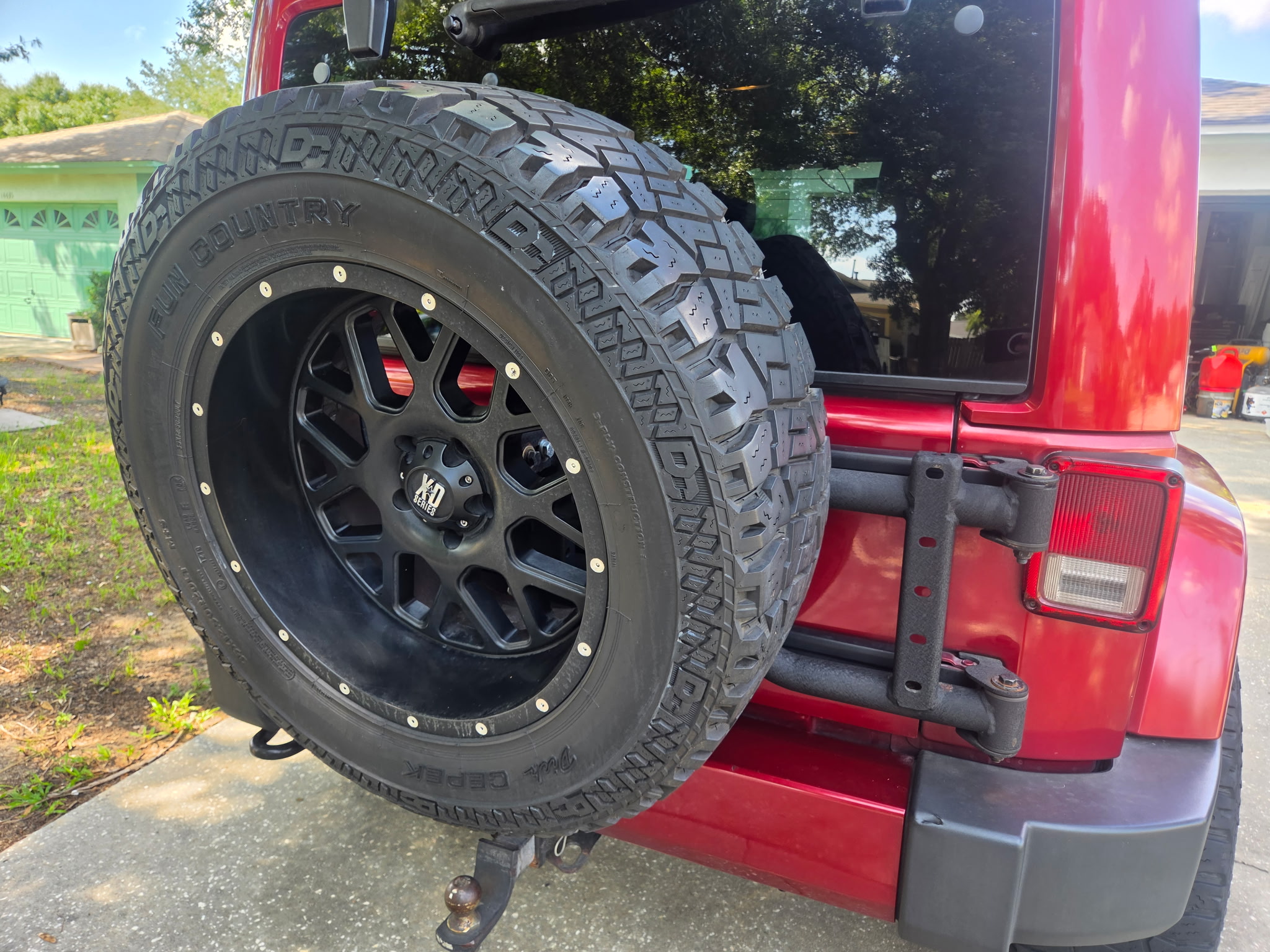 Used 2012 Jeep Wrangler Unlimited Sahara AWD/4WD image 12