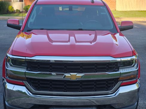 Used 2018 Chevrolet Silverado 1500 LT AWD/4WD image 12
