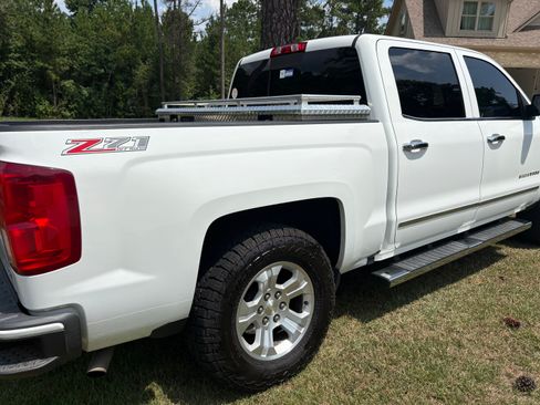 Used 2016 Chevrolet Silverado 1500 LTZ Z71 w/ LTZ Plus Package AWD/4WD image 5