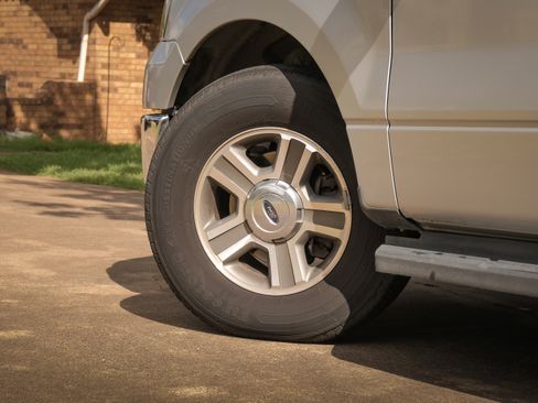 Used 2007 Ford F150 XLT image 12