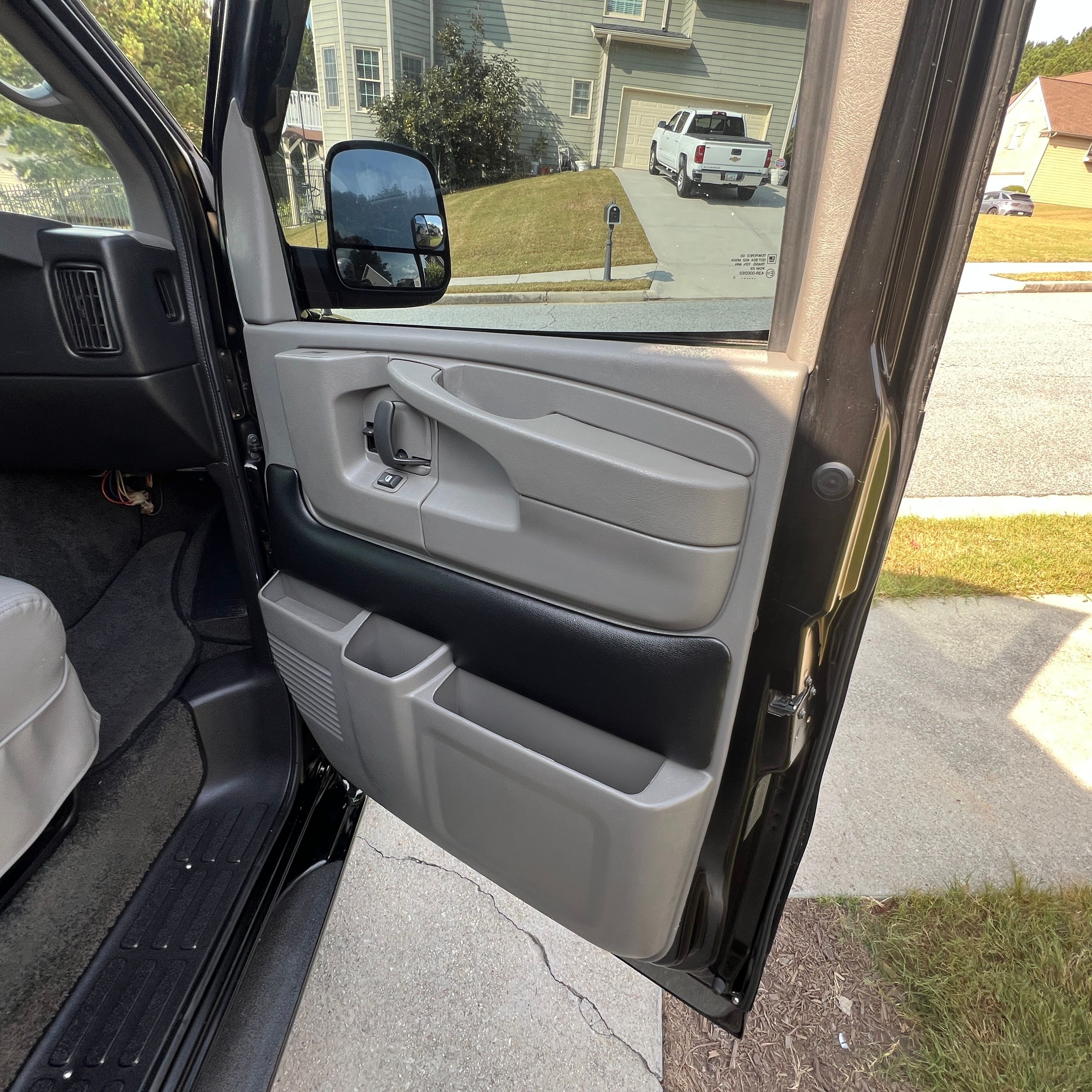Used 2015 GMC Savana 2500 Extended RWD image 8
