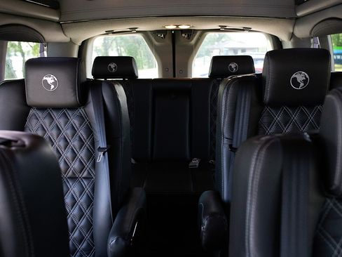 Used 2023 Ford Transit 150 Low Roof AWD image 25