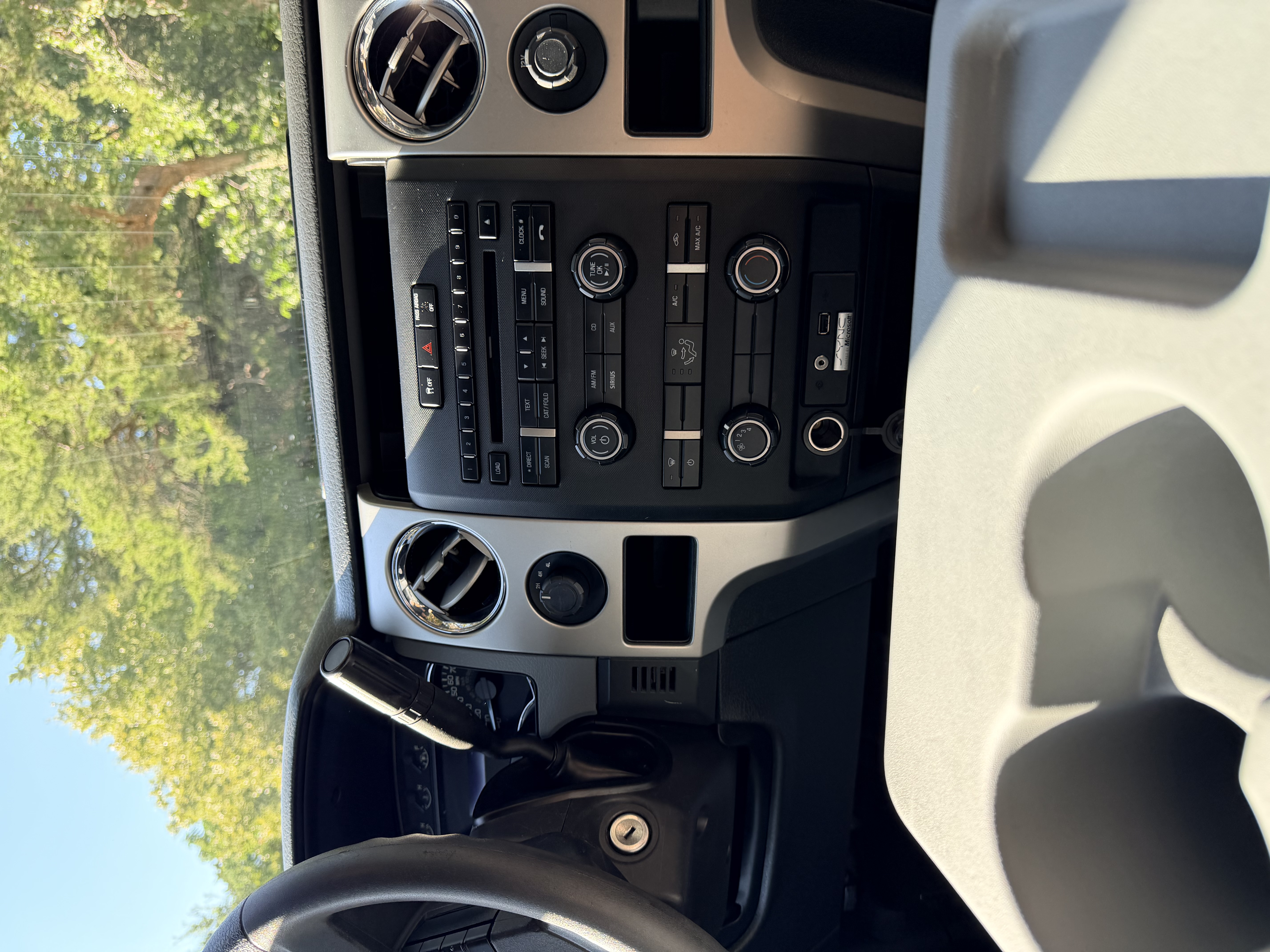 Used 2013 Ford F150 XLT AWD/4WD image 11