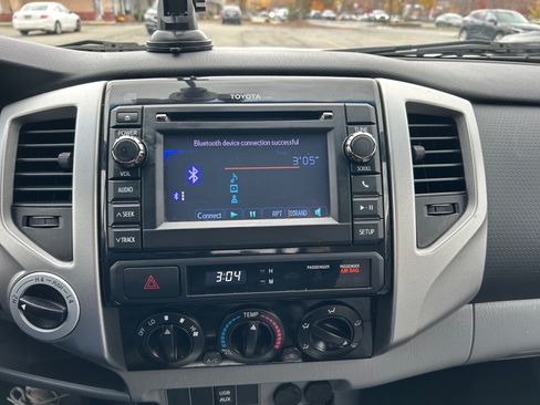 Used 2013 Toyota Tacoma 4x4 Access Cab V6 image 10