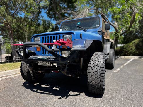 Used 1993 Jeep Wrangler 4WD image 1