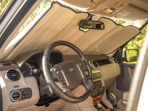 Used 2011 Land Rover LR4 image 31