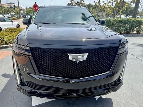 Used 2024 Cadillac Escalade Sport w/ LPO, ONYX Package AWD/4WD image 5