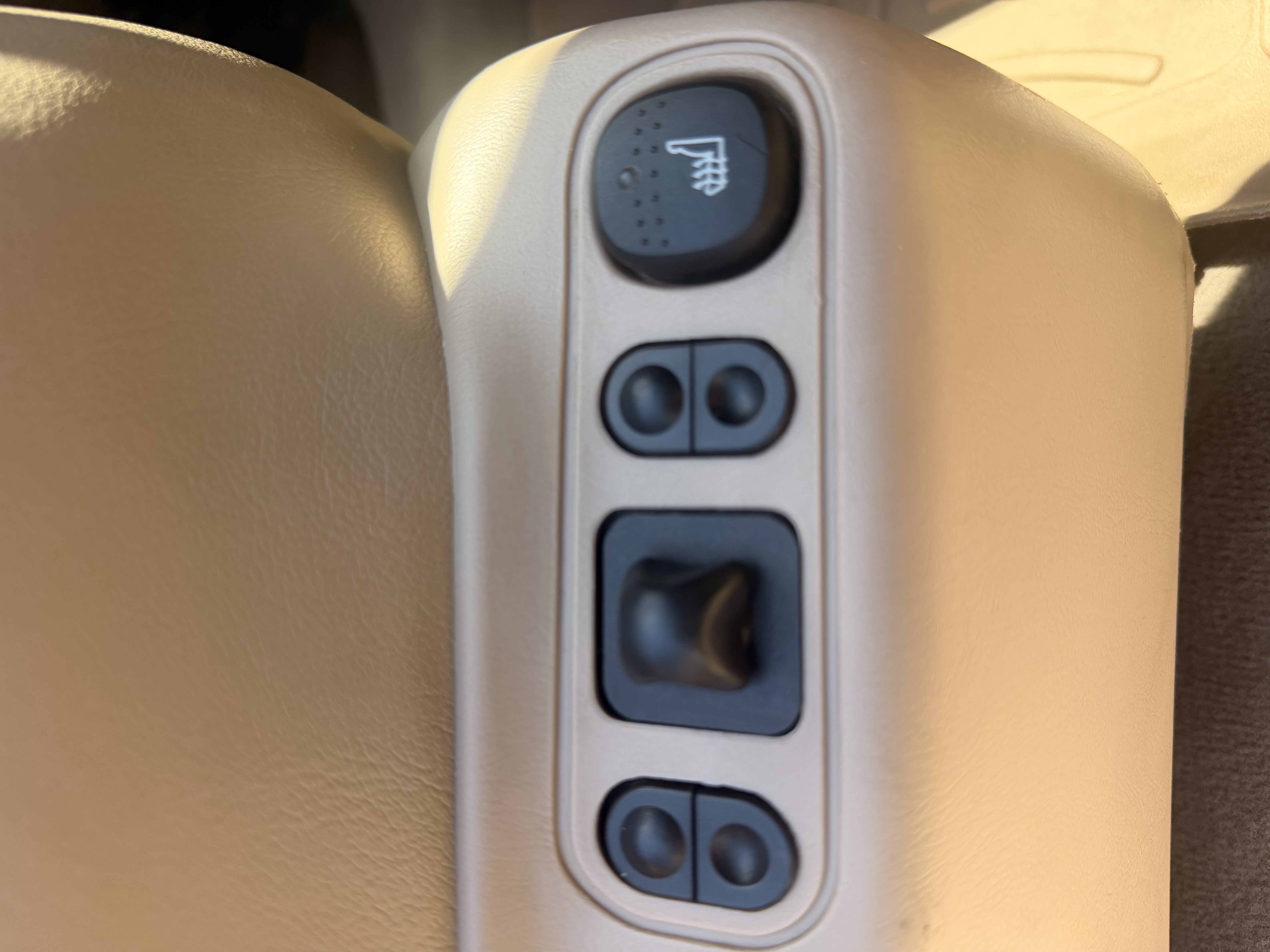 Used 2004 Ford Excursion Limited AWD/4WD image 11