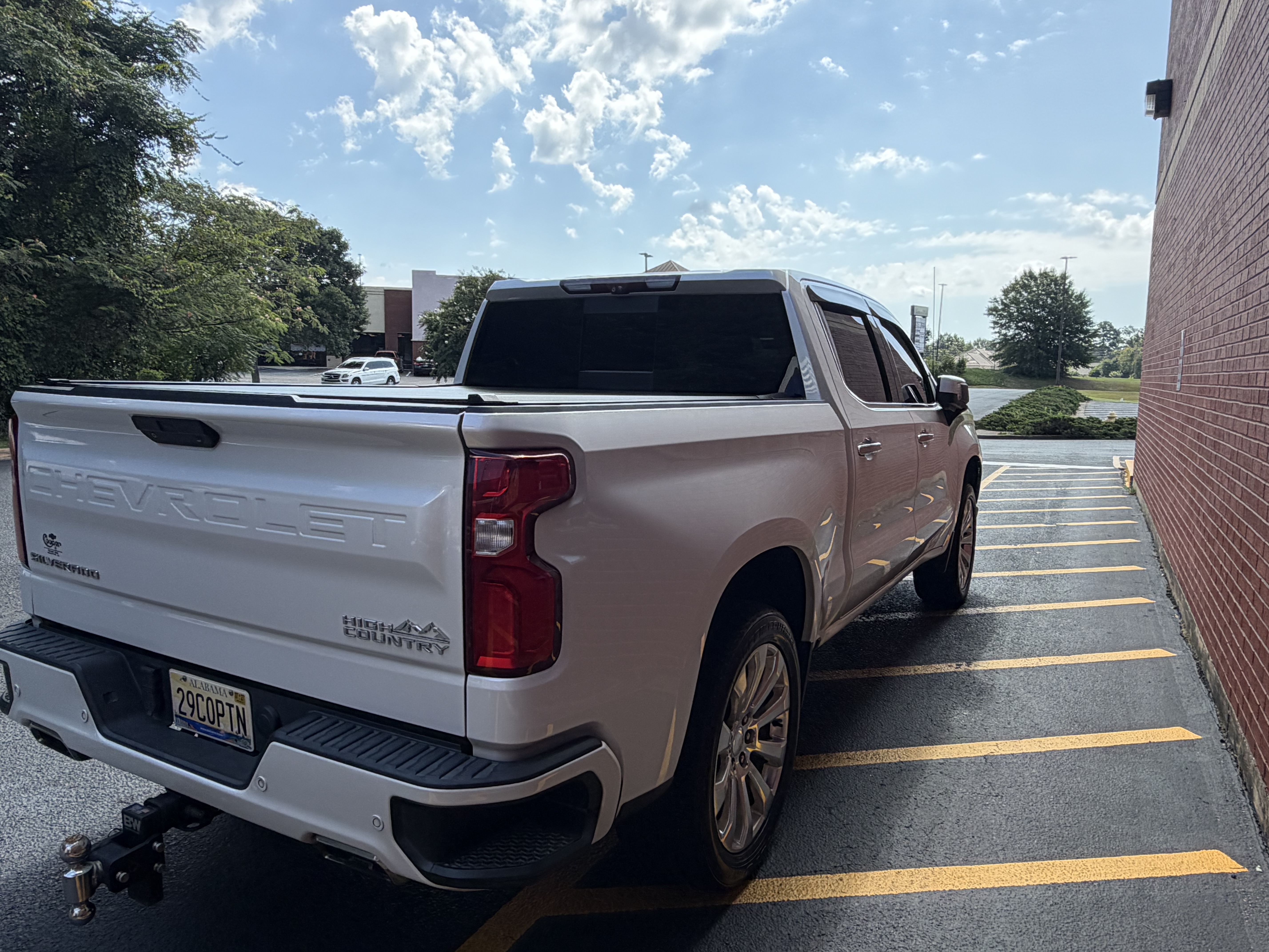 Used 2020 Chevrolet Silverado 1500 High Country w/ Technology Package AWD/4WD image 6