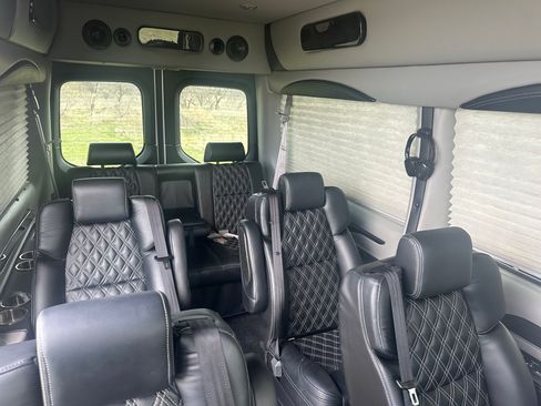 Used 2021 Mercedes-Benz Sprinter 2500 image 9