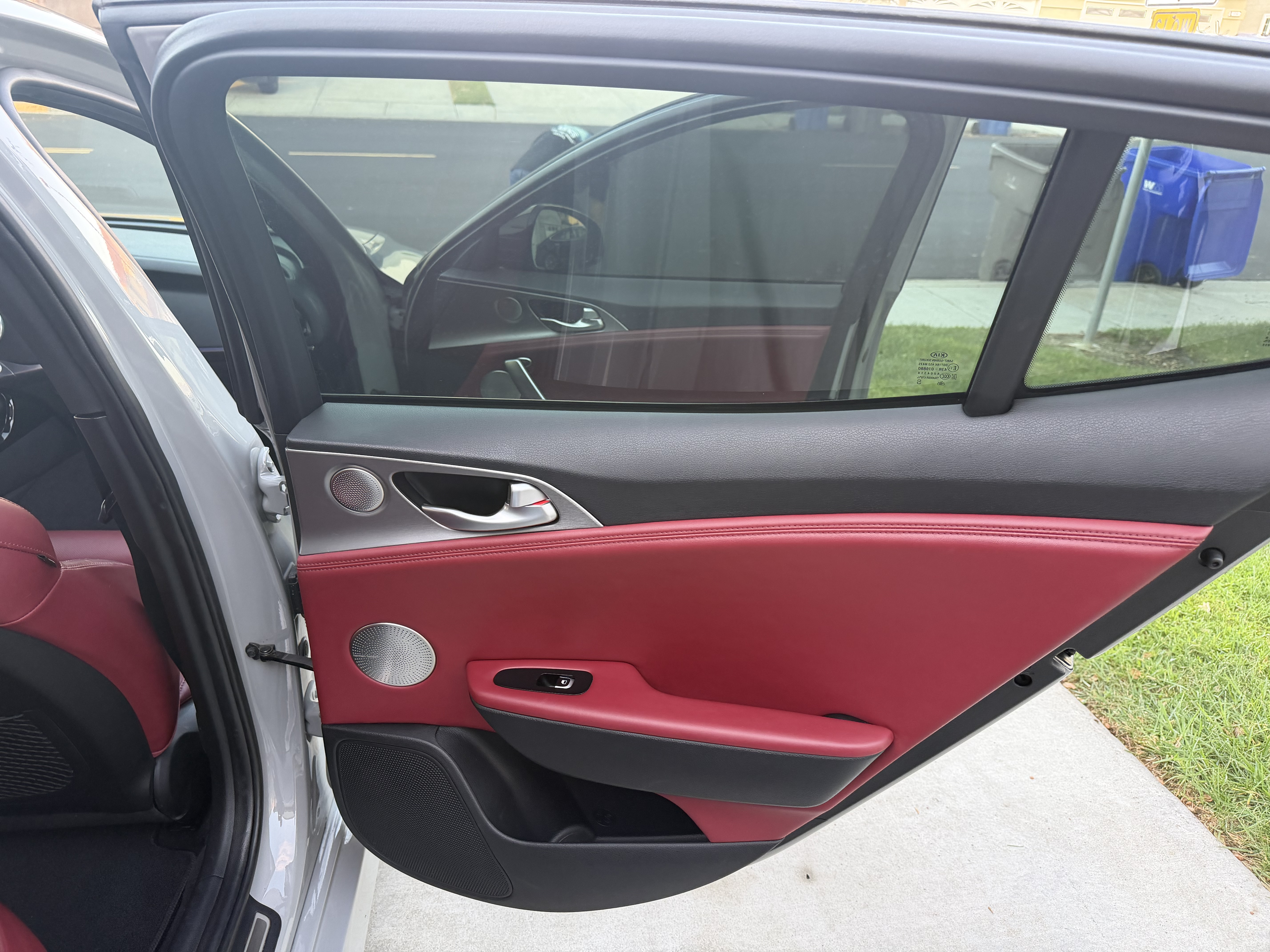 Used 2018 Kia Stinger GT2 AWD/4WD image 11