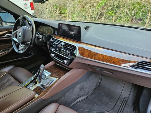 Used 2019 BMW 530i xDrive image 1