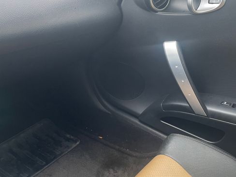 Used 2005 Nissan 350Z 35th Anniversary Edition w/ (N93) Cargo Convenience Pkg image 1