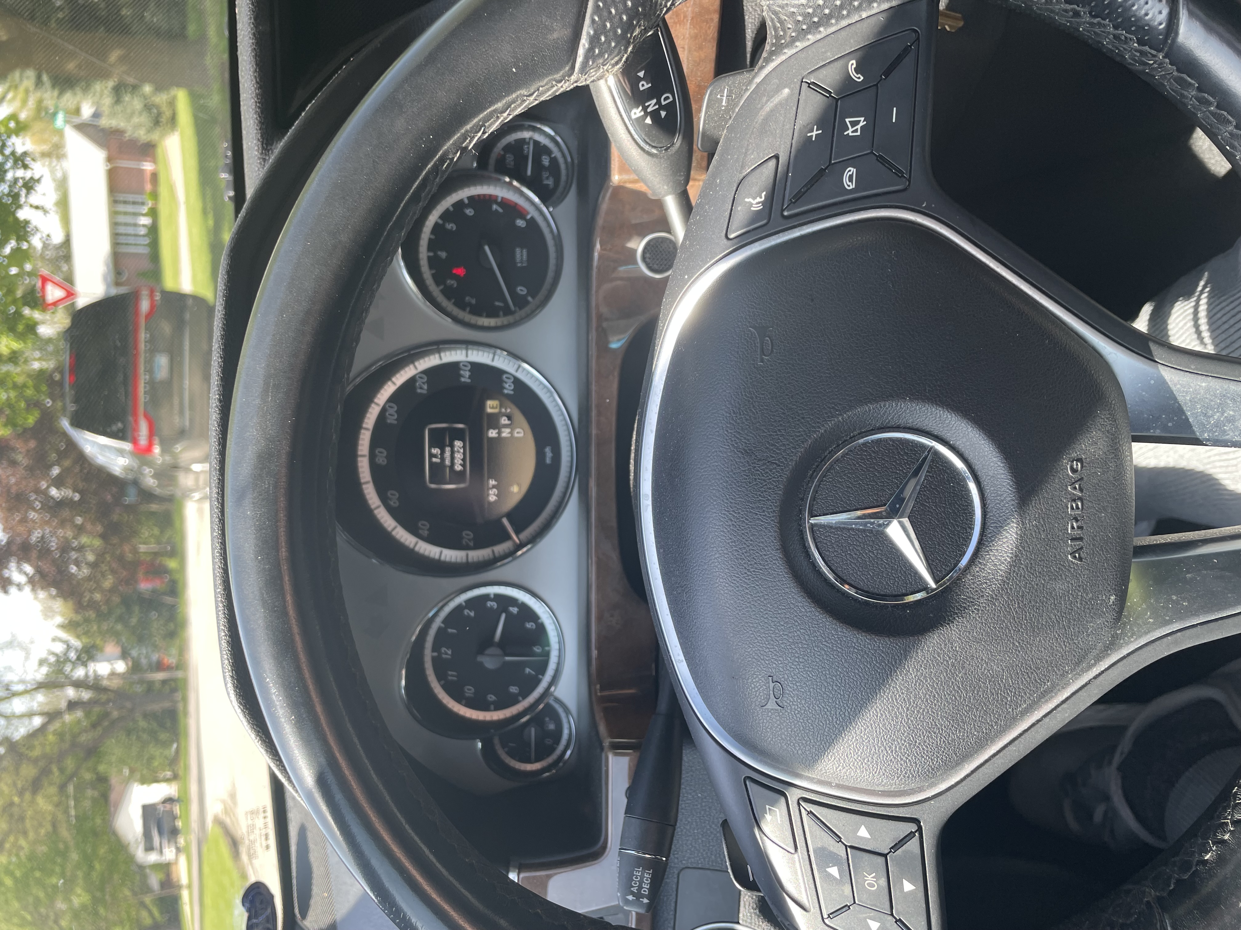 Used 2012 Mercedes-Benz E 350 4MATIC Sedan image 9