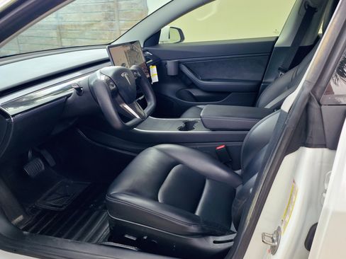 Used 2018 Tesla Model 3 Long Range image 12