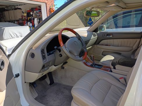 Used 1999 Lexus LS 400 image 6