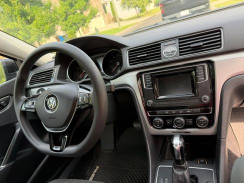 Used 2017 Volkswagen Passat 1.8T S FWD image 10