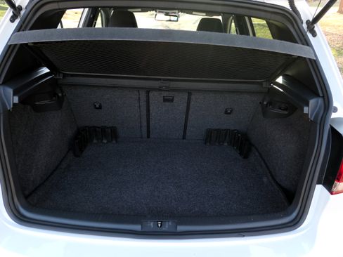 Used 2011 Volkswagen Golf 4-Door image 27