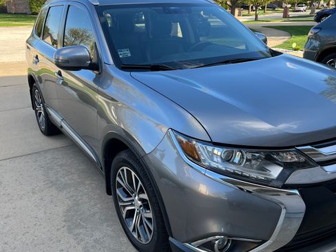 Used 2017 Mitsubishi Outlander SEL image 15