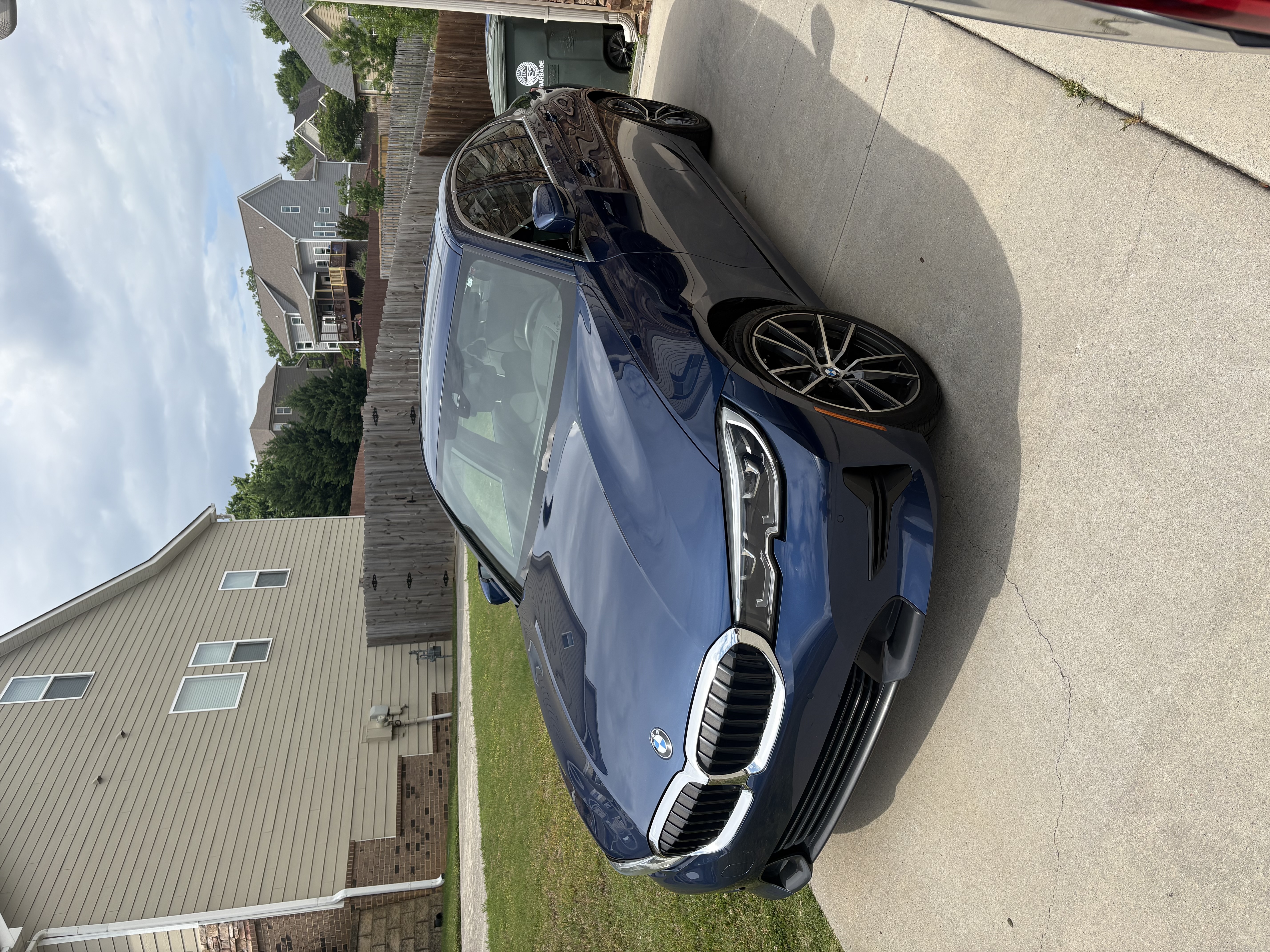 Used 2021 BMW 330i Sedan w/ Premium Package RWD image 1