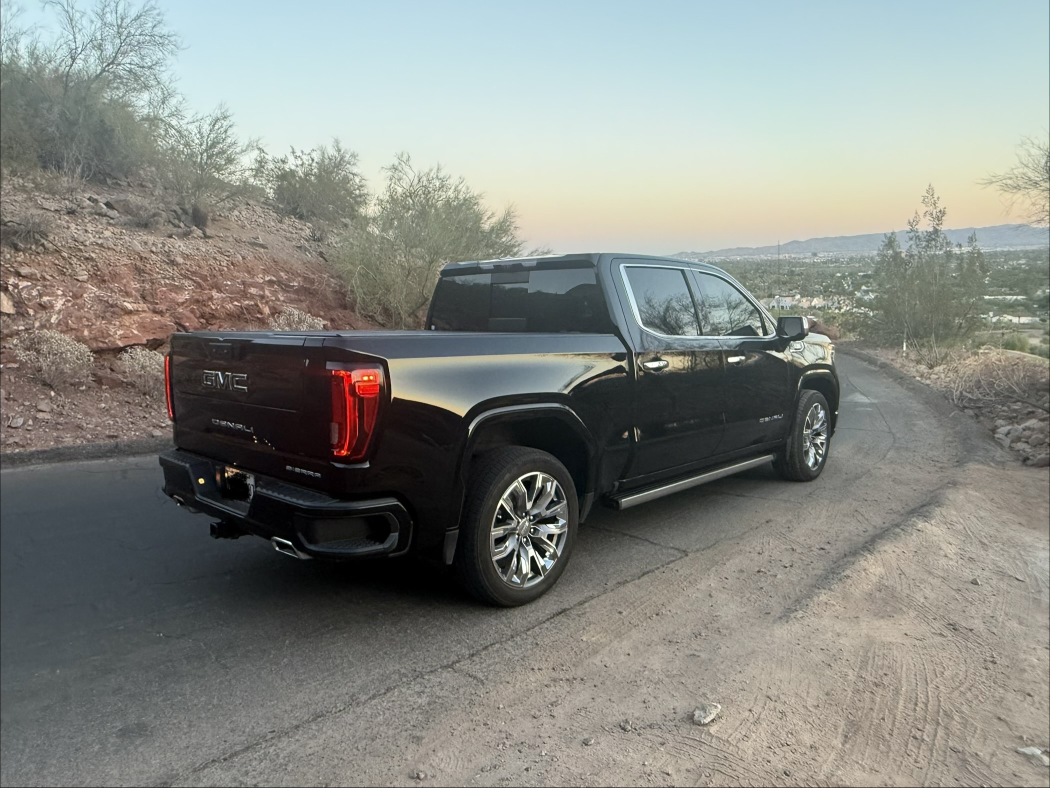Used 2023 GMC Sierra 1500 Denali w/ Denali Reserve Package AWD/4WD image 4