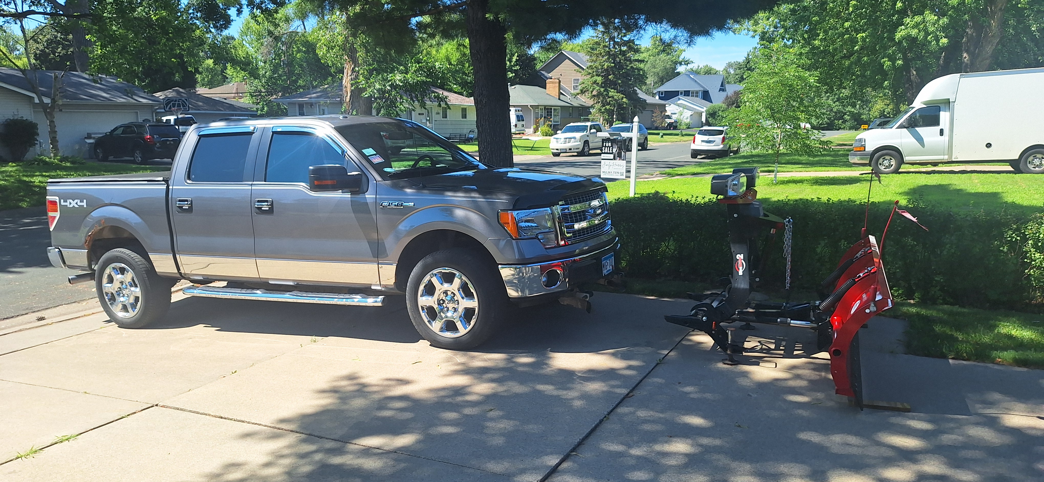 Used 2013 Ford F150 XLT w/ Luxury Equipment Group AWD/4WD image 1