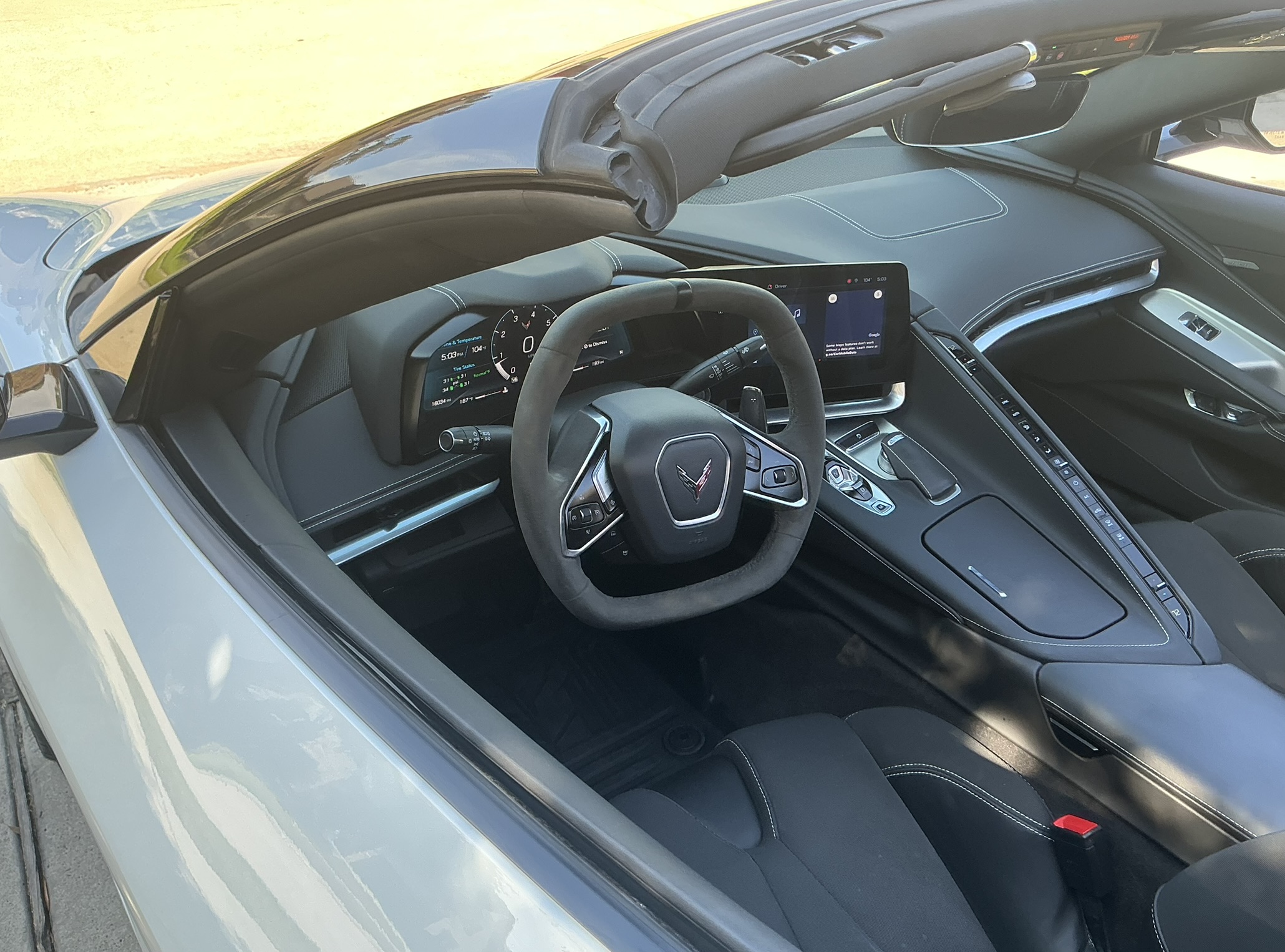 Used 2024 Chevrolet Corvette Stingray Convertible w/ Z51 Performance Package RWD image 26