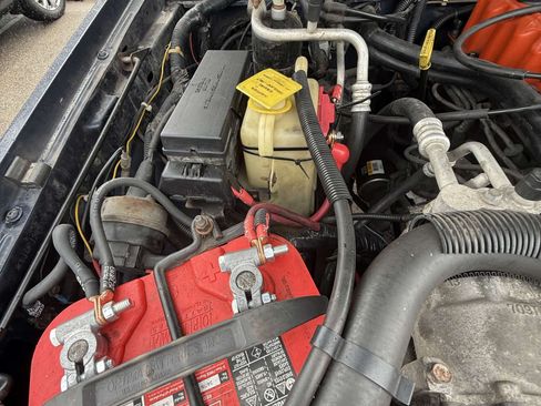 Used 1997 Jeep Cherokee SE image 4