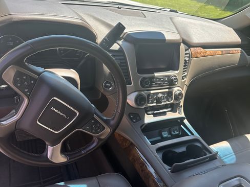 Used 2016 GMC Yukon XL Denali w/ Open Road Package AWD/4WD image 6