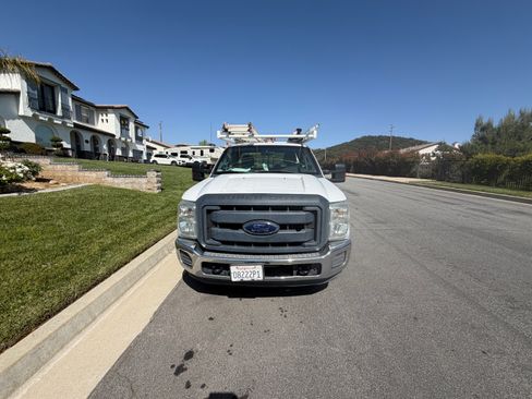 Used 2014 Ford F250 XL w/ Power Equipment Group RWD image 8