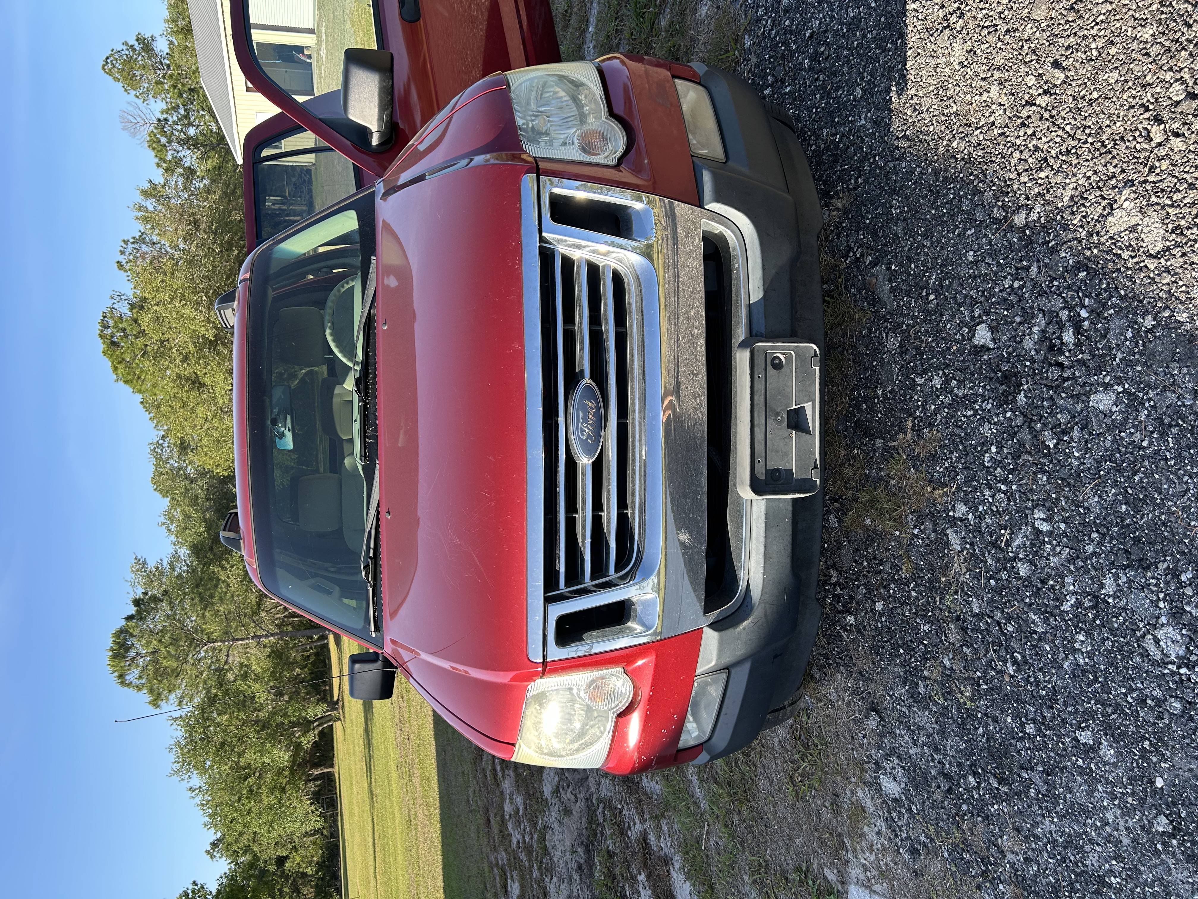 Used 2007 Ford Explorer Sport Trac XLT AWD/4WD image 4
