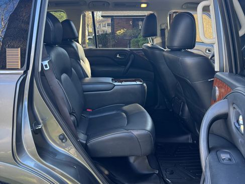 Used 2019 INFINITI QX80 Luxe w/ Proassist Package image 2