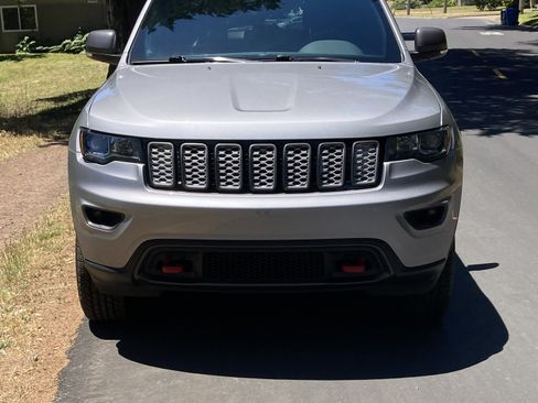 Used 2018 Jeep Grand Cherokee Trailhawk AWD/4WD image 6