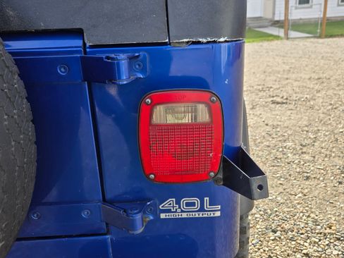 Used 1994 Jeep Wrangler SE image 8