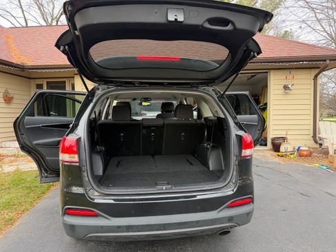 Used 2016 Kia Sorento LX w/ LX Convenience Package image 10