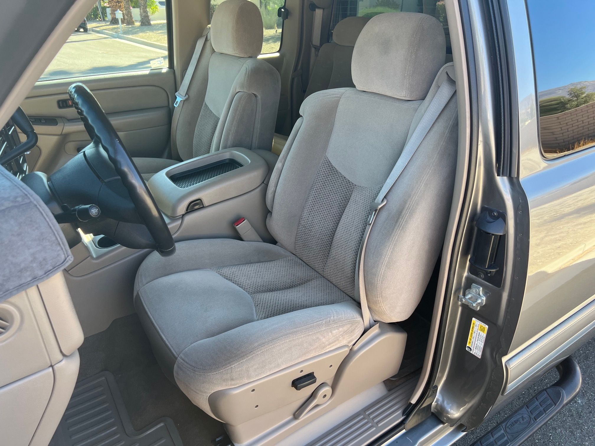 Used 2006 Chevrolet Silverado 2500 LT w/ Onstar Plus Package AWD/4WD image 21