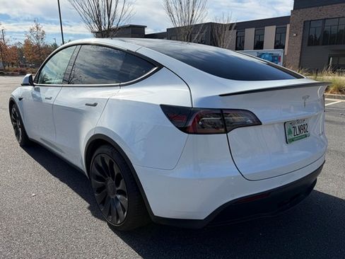 Used 2022 Tesla Model Y Performance image 10
