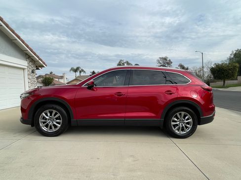 Used 2018 MAZDA CX-9 Touring image 2