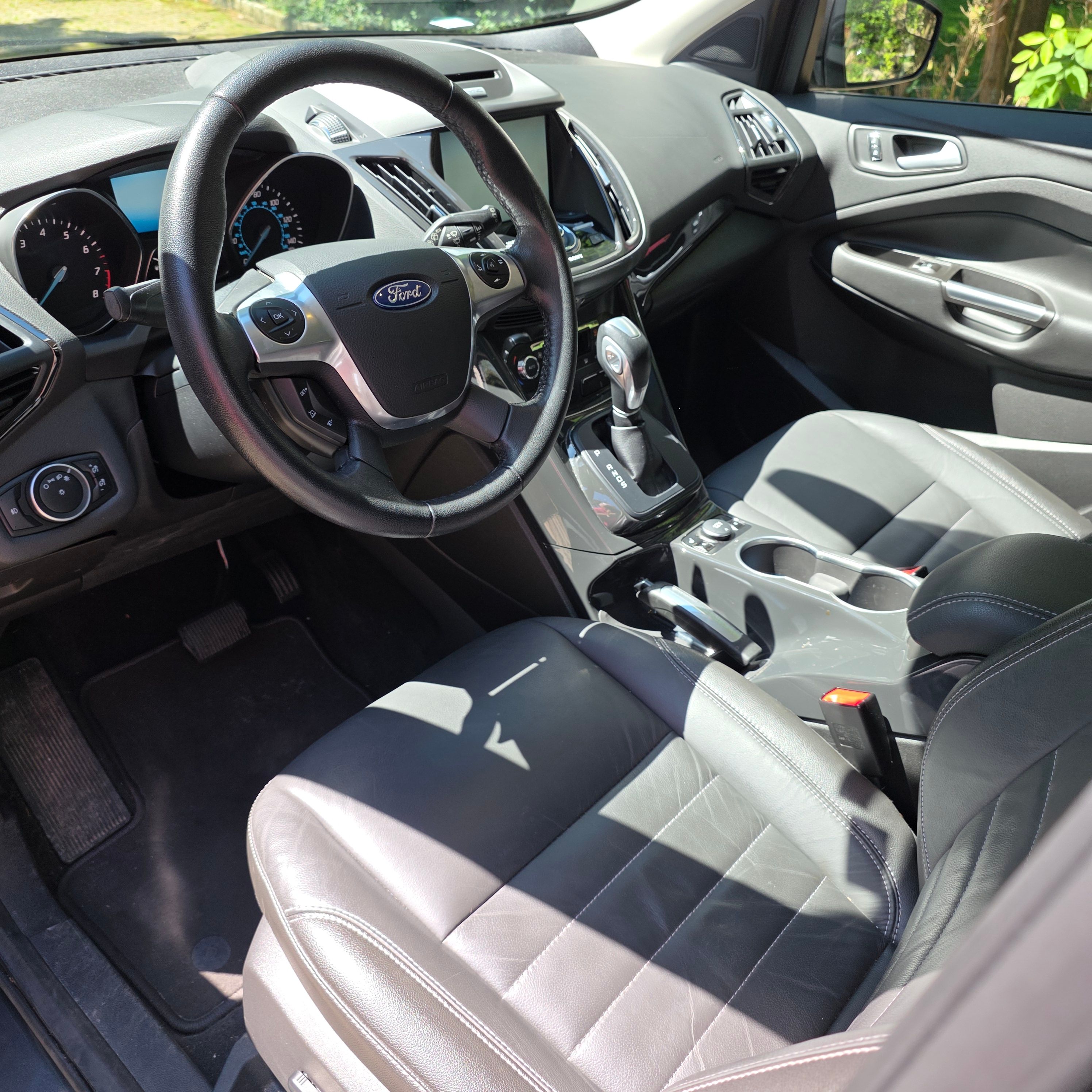 Used 2015 Ford Escape Titanium AWD/4WD image 16