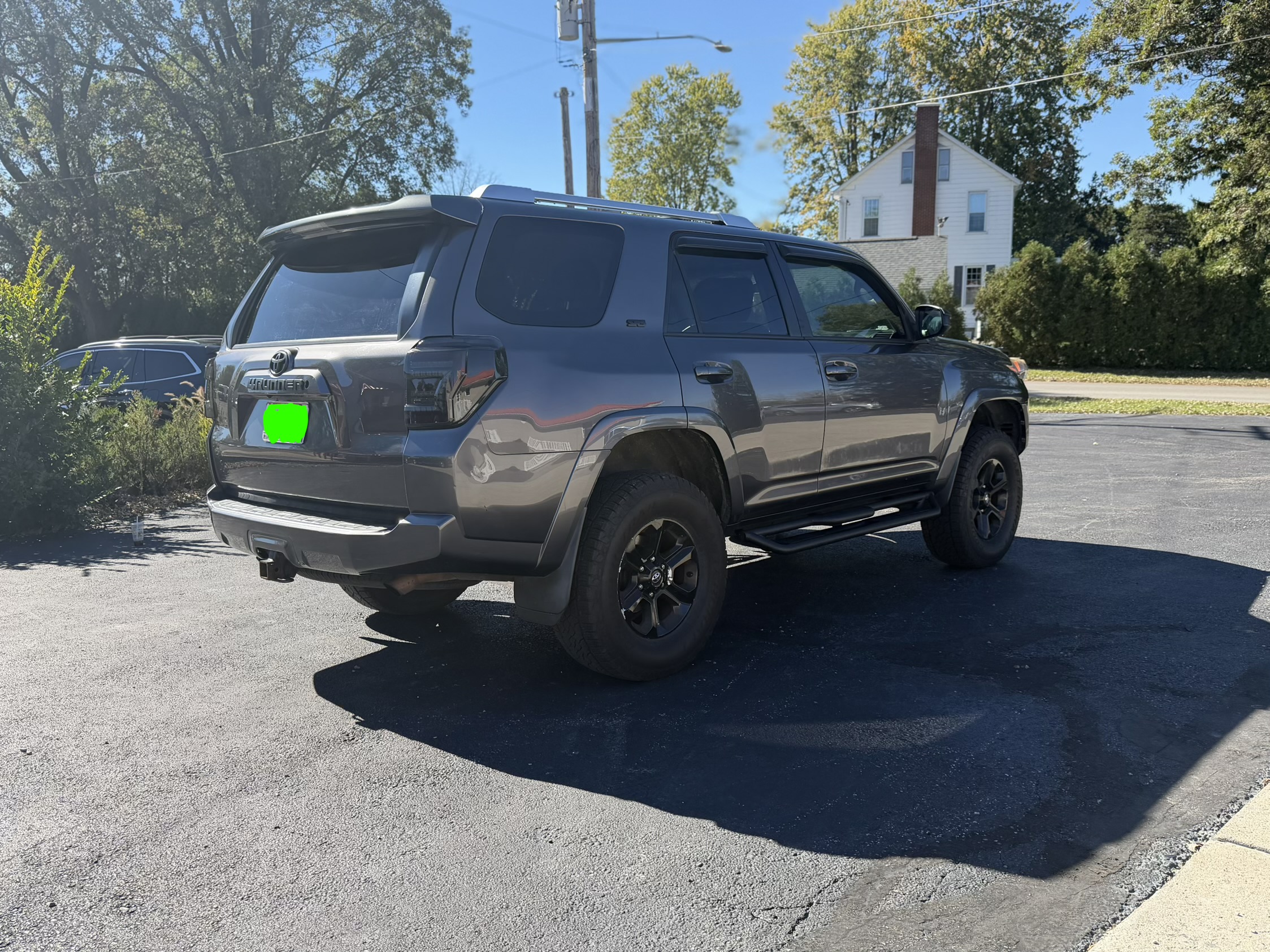 Used 2015 Toyota 4Runner SR5 AWD/4WD image 4