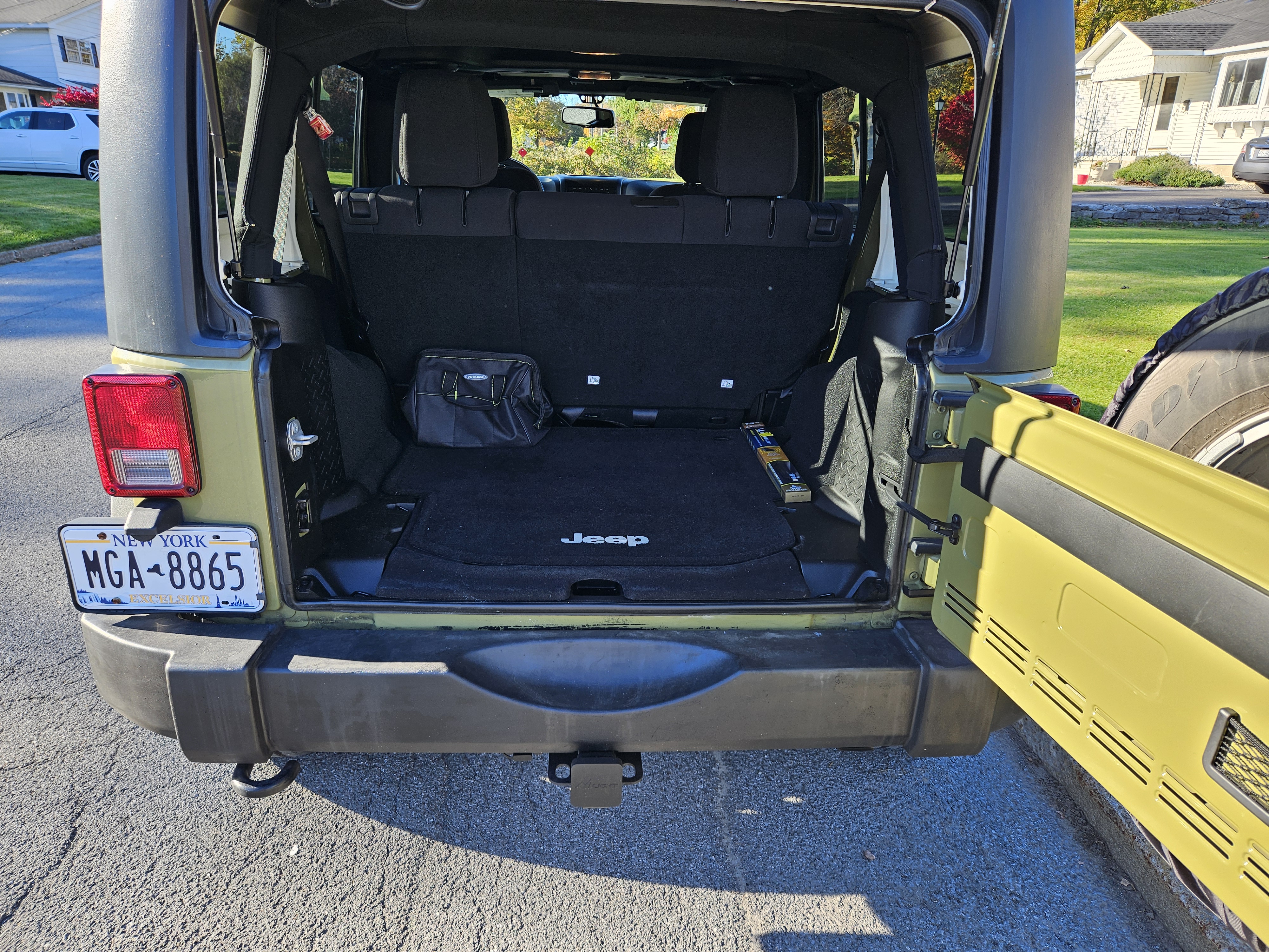 Used 2013 Jeep Wrangler Unlimited Sport AWD/4WD image 6
