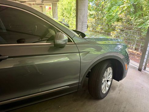 Used 2018 Volkswagen Tiguan SE w/ Panoramic Sunroof Package AWD/4WD image 8