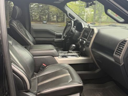 Used 2018 Ford F150 Platinum w/ Equipment Group 701A Luxury image 12