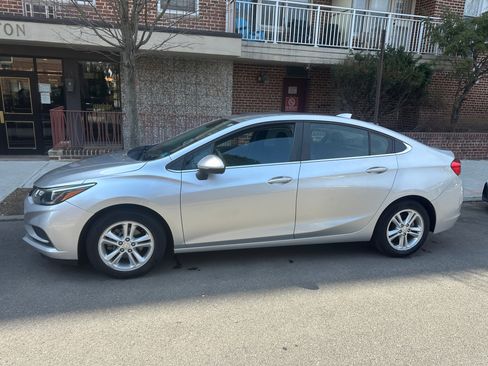 Used 2016 Chevrolet Cruze LT w/ Convenience Package image 8