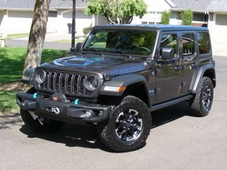 Used 2024 Jeep Wrangler Unlimited Rubicon 4xe w/ Capability Package AWD/4WD image 2